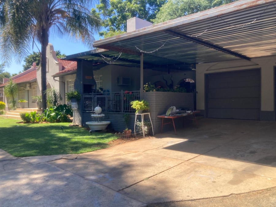 4 Bedroom Property for Sale in Protea Park North West